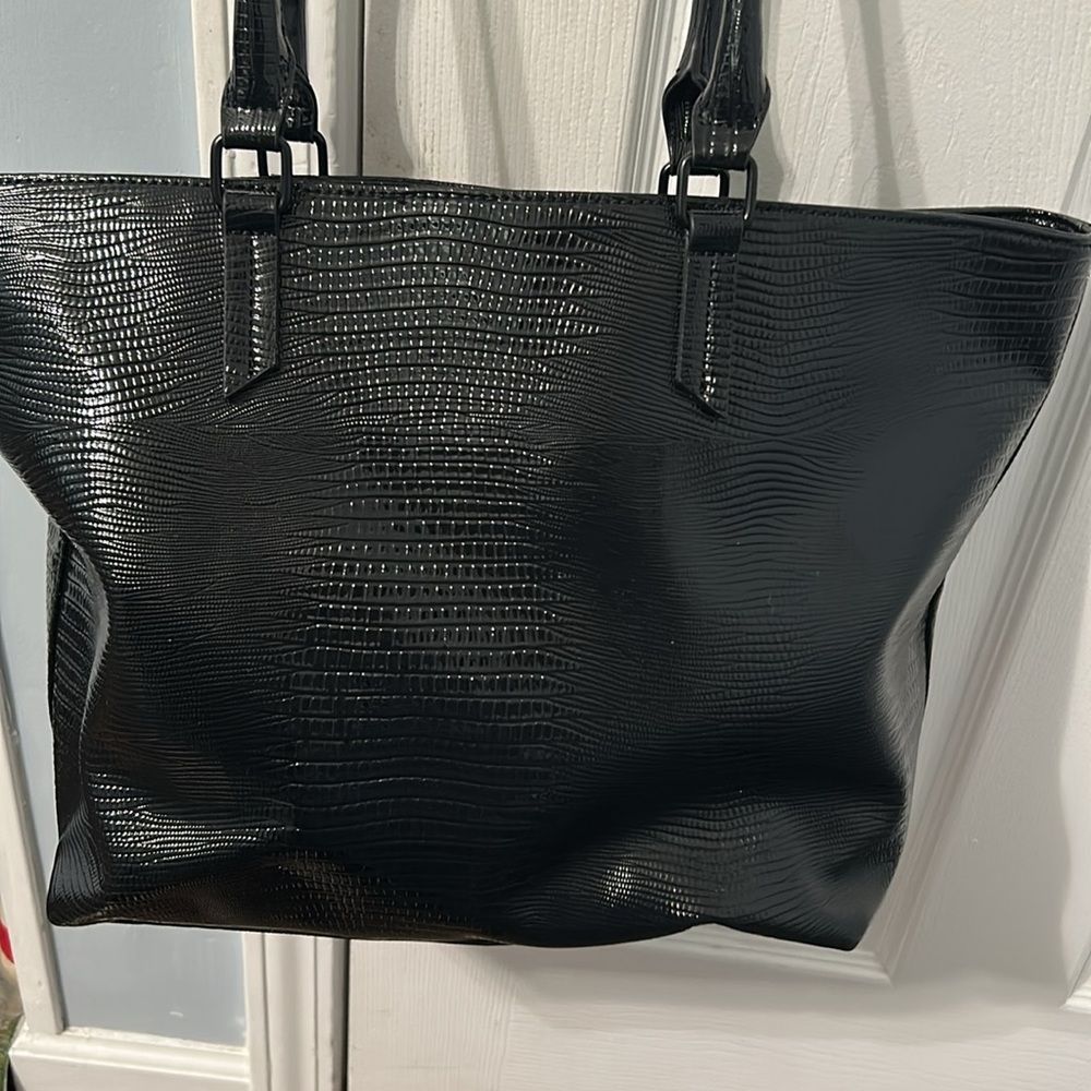 Kendall & Kylie Glossy Black Tote - Picture 2 of 6